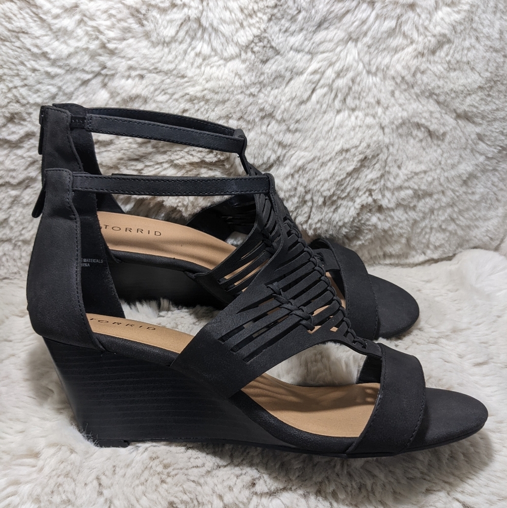 Torrid Size 11W wide black wedge sandals